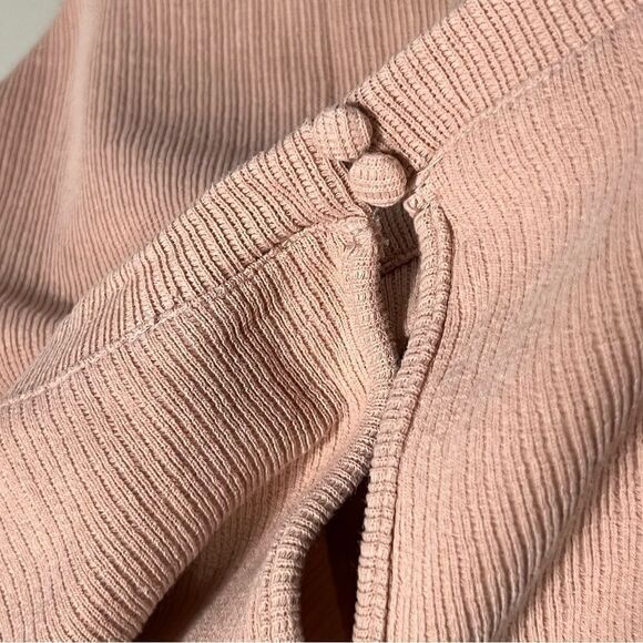 🚨 Anthropologie Deletta January Rose Flutter Sleeve Ribbed Top - Picture 8 of 12